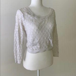 White crop top sweater